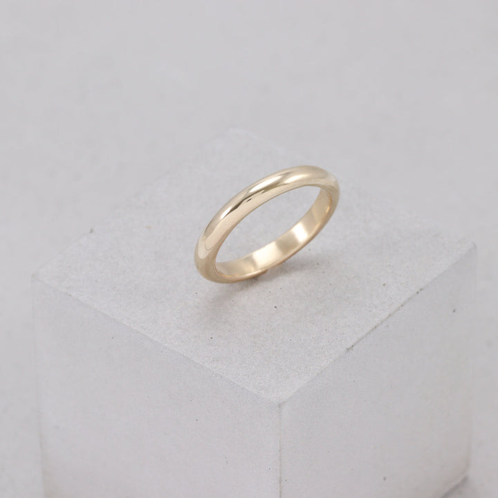 9ct Gold Band Ring